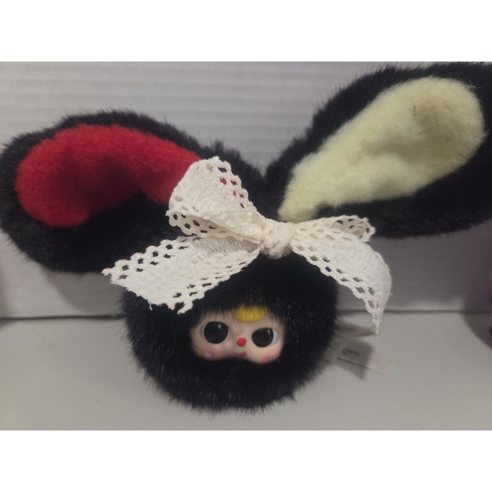 Confirmed Baby Three Vanity Mirror V2 Vinyl Plush Black, red, yellow BB3